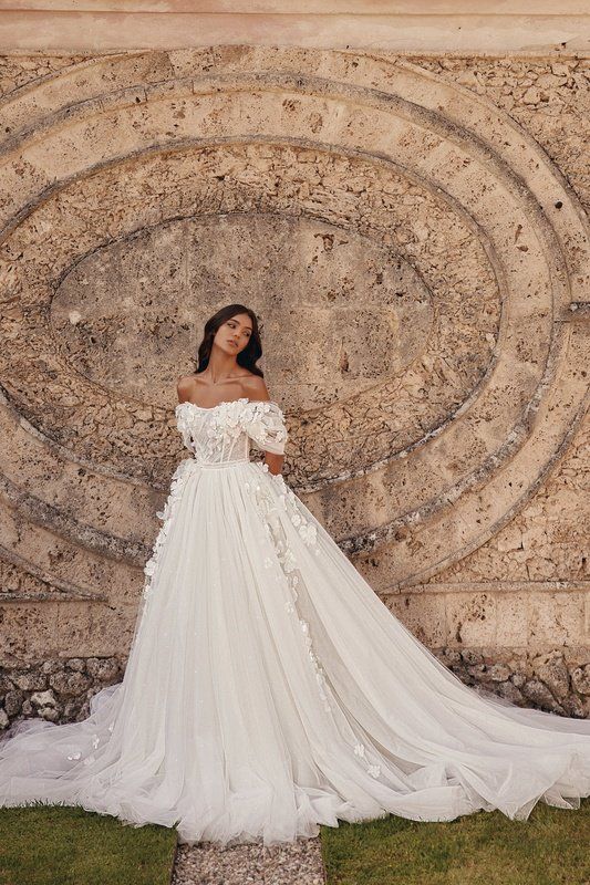 Fervora with train Lolita Ivory