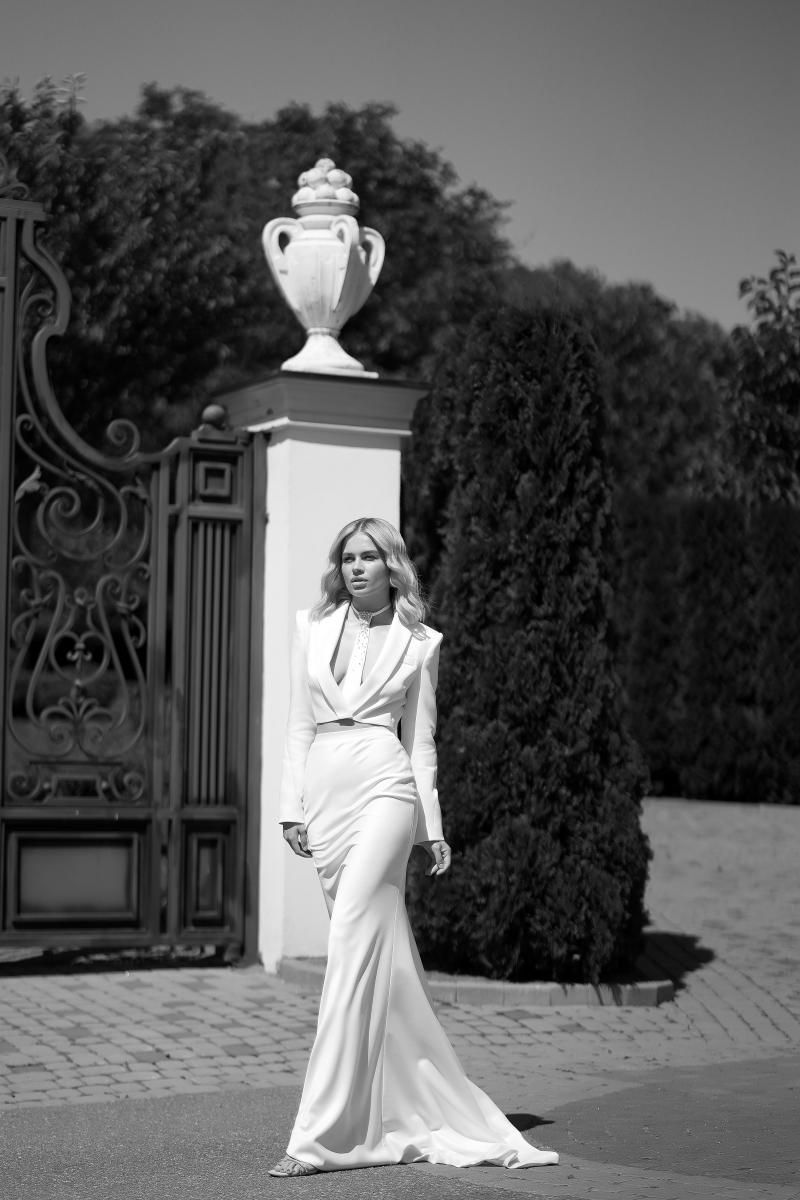 Jacket Malfa & Skirt Amy Ivory